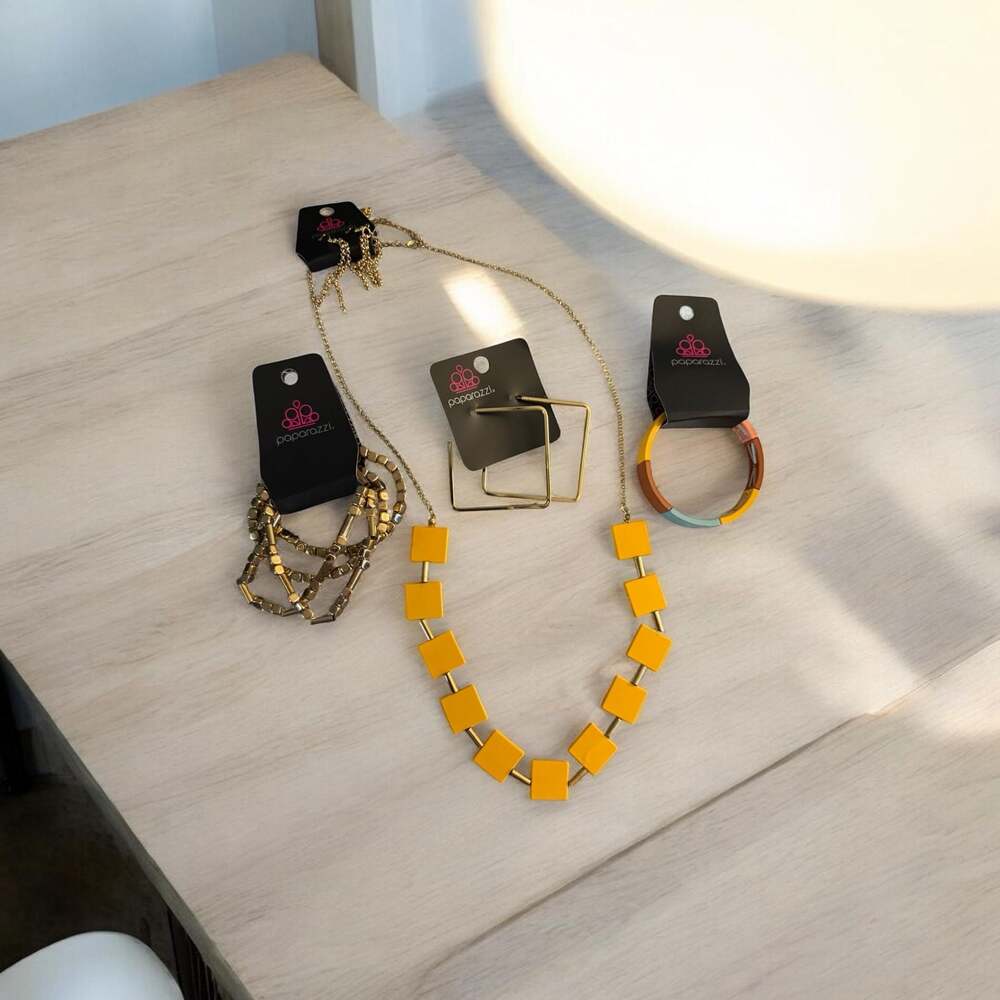 Paparazzi Sunset Sightings April 2021 Fashion Fix 4-Piece Jewelry Set